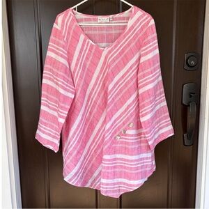 NWOT Habitat Linen Asymmetric Hem Top
Red White Size XL